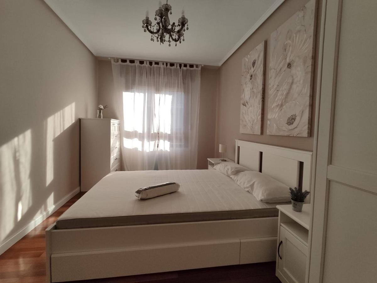 Acogedor apartamento junto a la Plaza Villasana de Mena Exterior foto