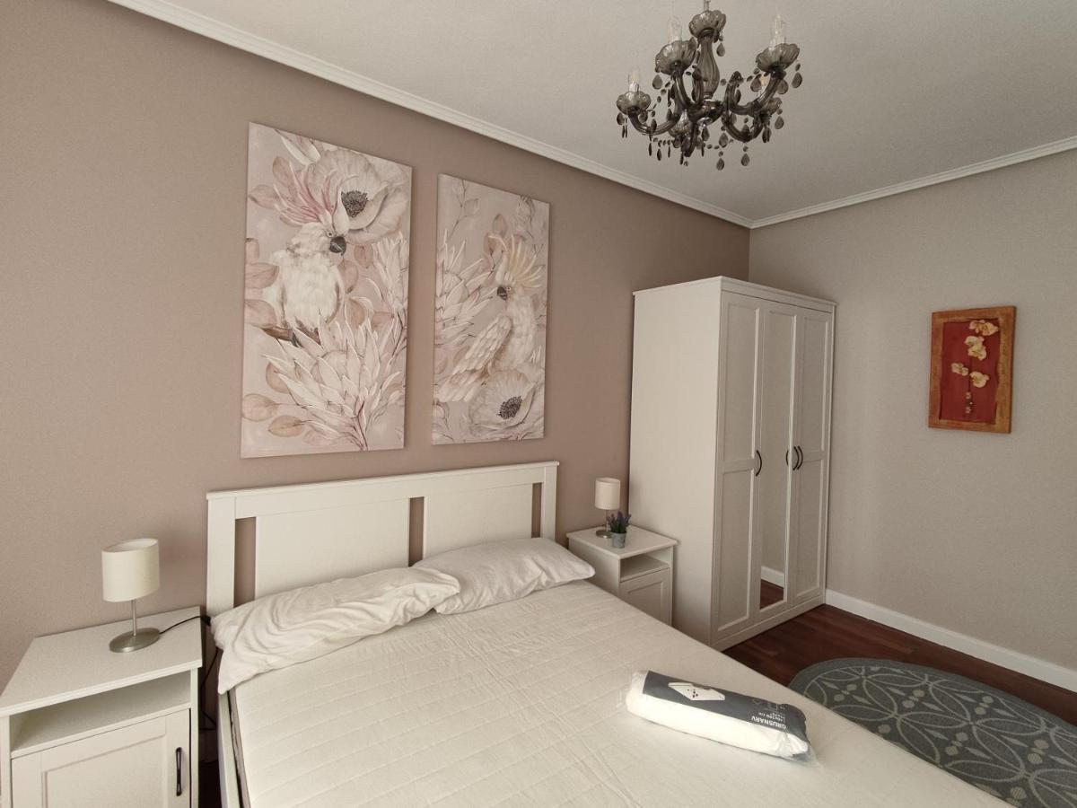 Acogedor apartamento junto a la Plaza Villasana de Mena Exterior foto